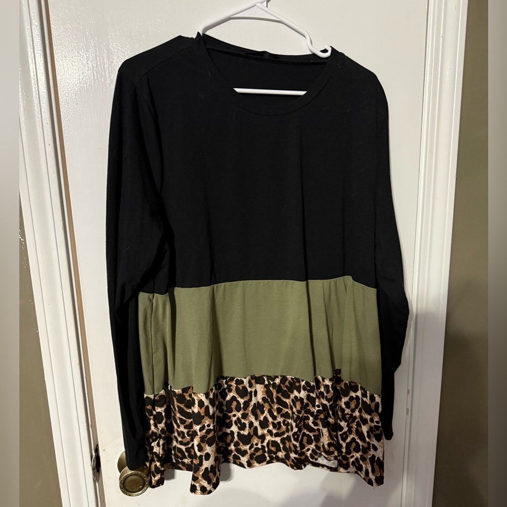 Women’s tunic top, size 4XL